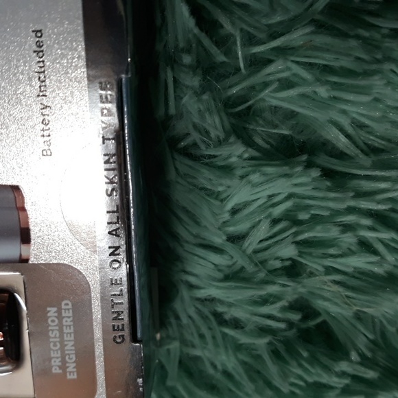 ((NEW)) Finishing Touch- Flawless Brows - Picture 15 of 15